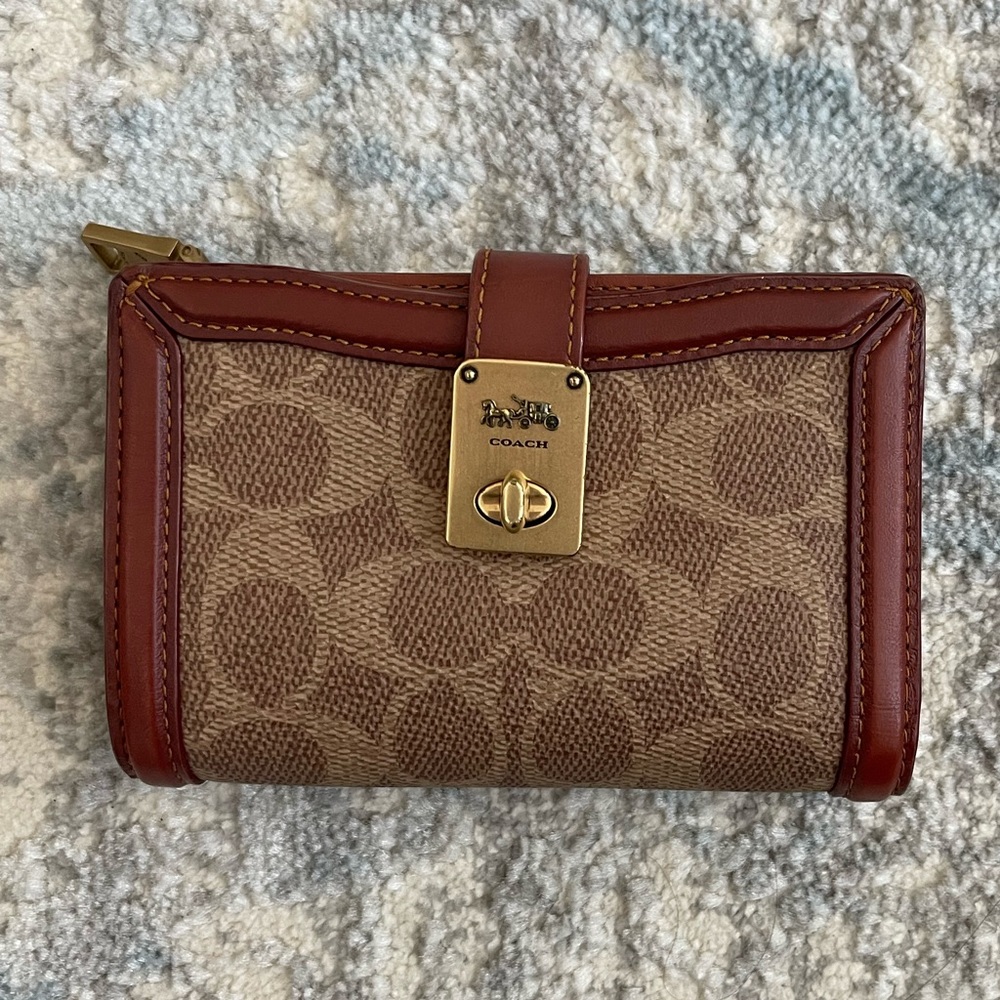 COACH Hutton Wallet 🤎